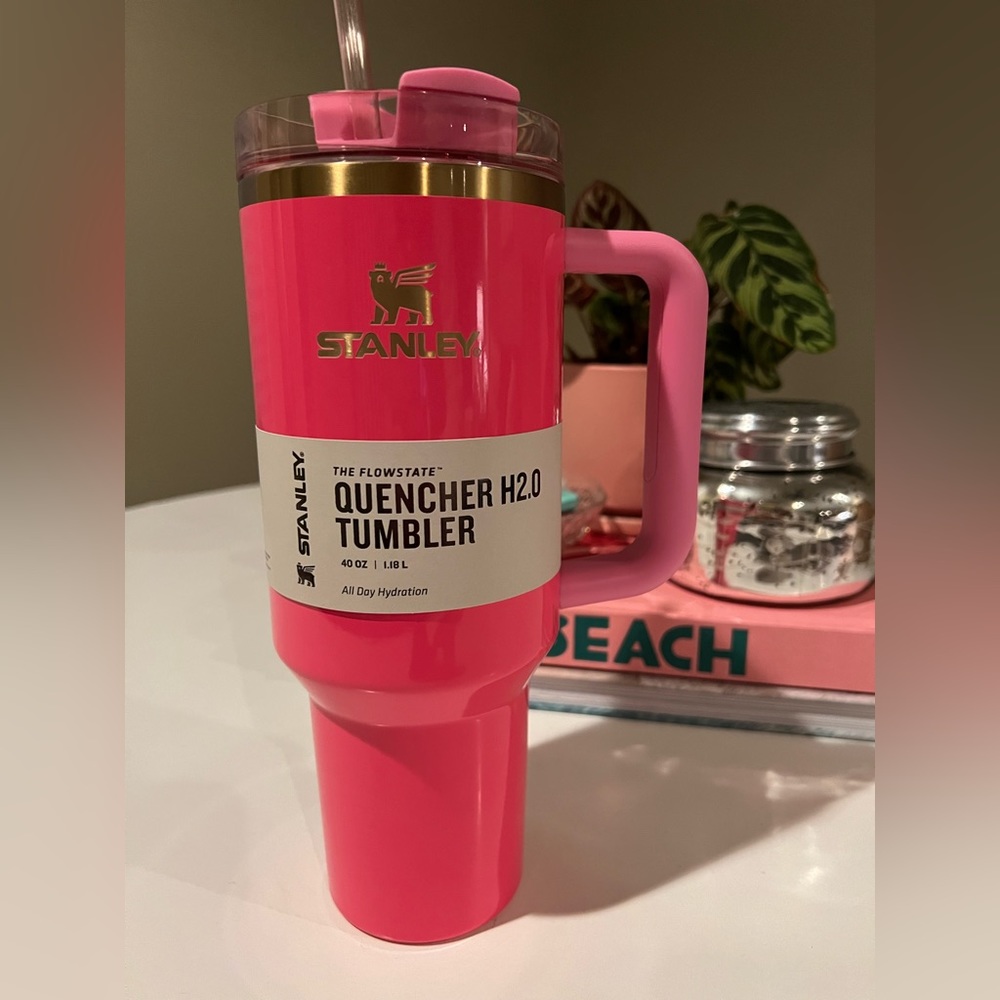 Stanley 40z tumbler in 💕pink paradise💕 Limited Edition